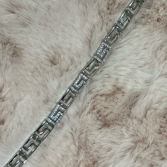 Bracelet - Picture 1 of 4